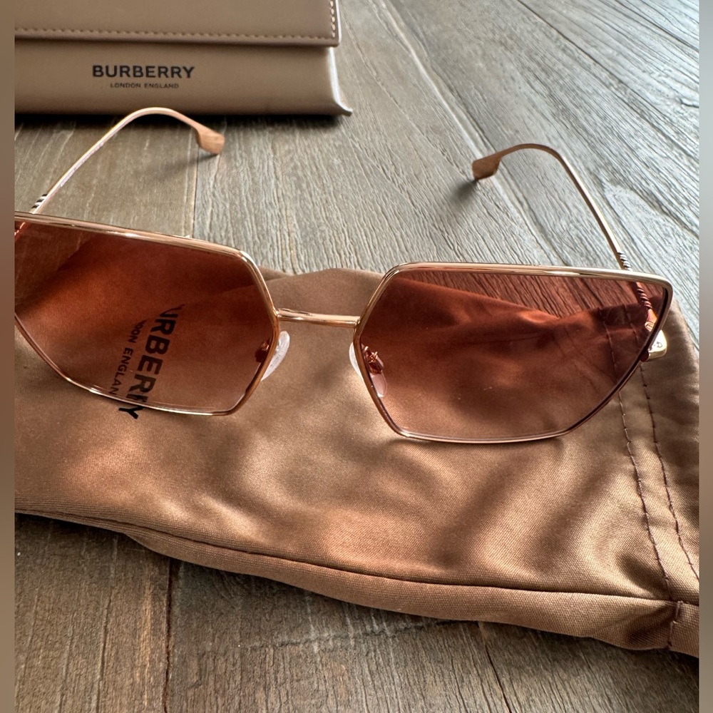 Burberry Daphne